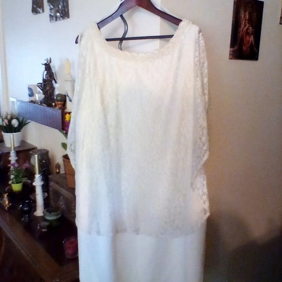 Plus size Dresses - Picture 9 of 10